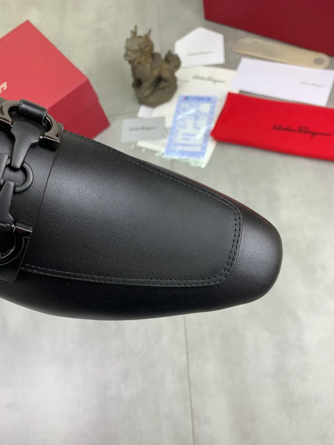 Men's men's shoes 💰P600💰[New model] High quality water-dyed cowhide 🆘[Salvatore Ferragamo] Ferragamo's latest casual business leather shoes for men! Listed simultaneously! The fabric is made of specially imported original calfskin, and the interior is made of imported water-dyed cowhide. It is absolutely luxurious and leads the fashion trend. High-end rubber outsole, size: 38-44 (45 and 46 can be customized) 5️⃣ colors available